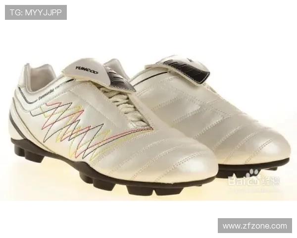 足球鞋是否非得选择次顶款式？看完这些你就明白了